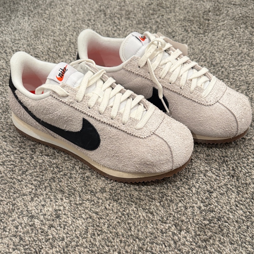 Nike Cortez Vintage size 8.5W